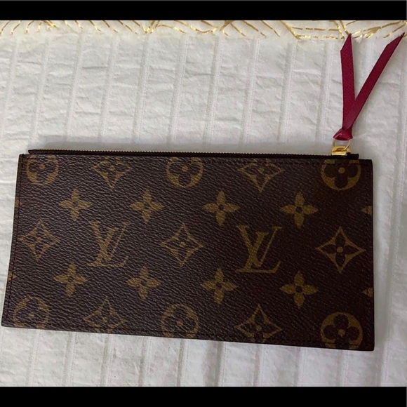 Louis Vuitton Handbags - Authentic 💯 Felicie zipper pouch ONLY.